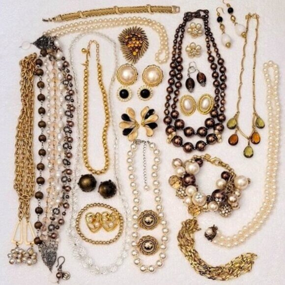 Trifari Jewelry - Vintage Jewelry Lot
